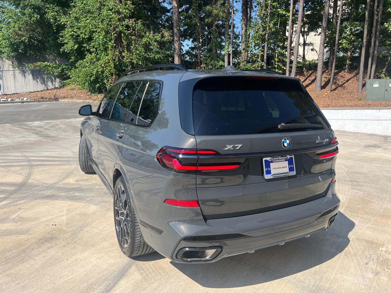 BMW X7 xDrive40i Sports Activity Vehicle 2025
