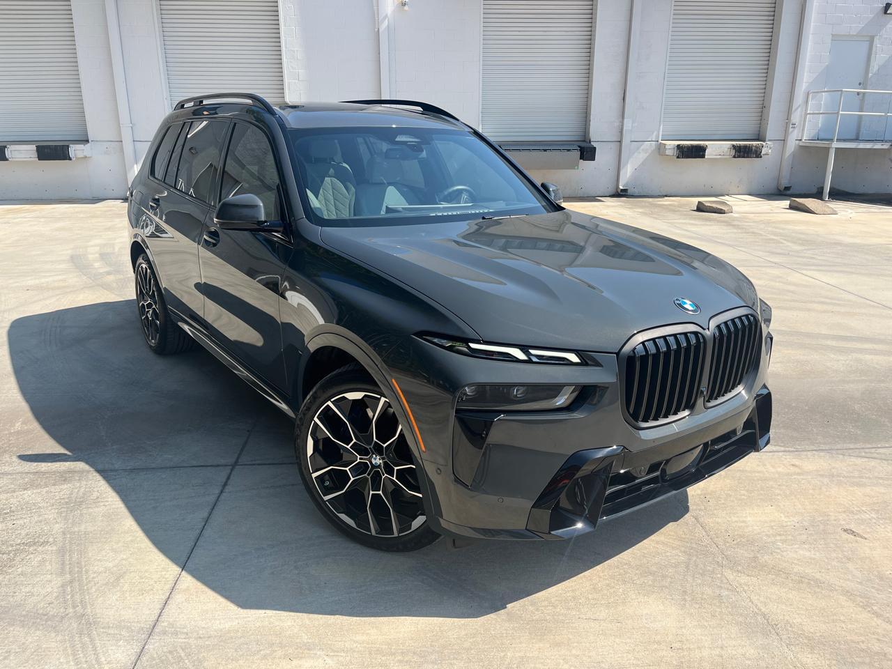 BMW X7 xDrive40i Sports Activity Vehicle 2025