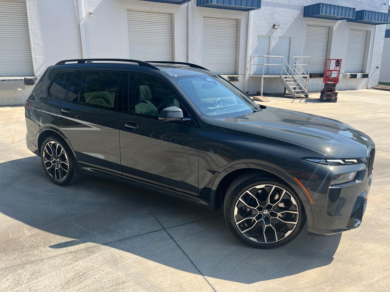 BMW X7 xDrive40i Sports Activity Vehicle 2025