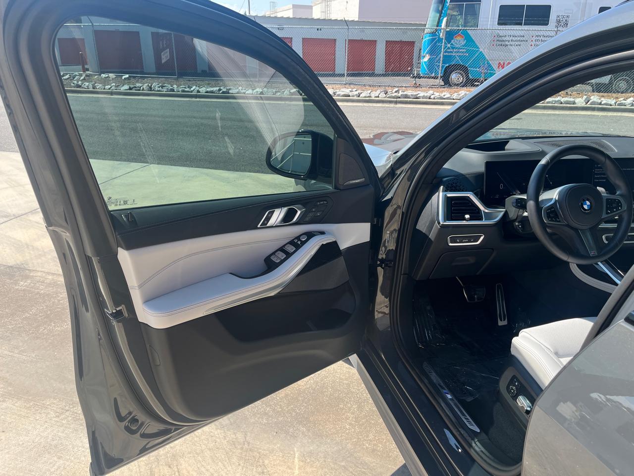 BMW X7 xDrive40i Sports Activity Vehicle 2025