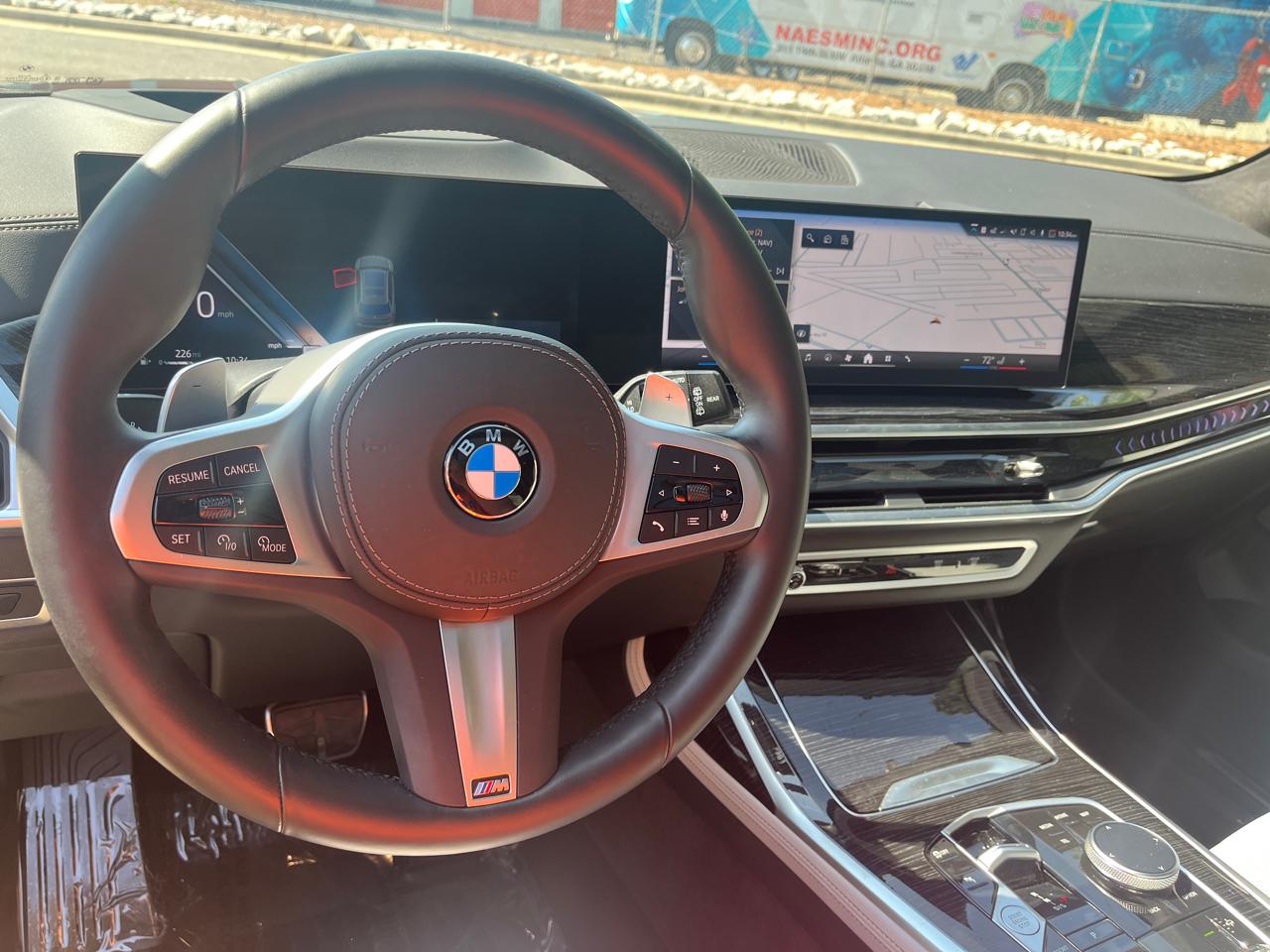 BMW X7 xDrive40i Sports Activity Vehicle 2025