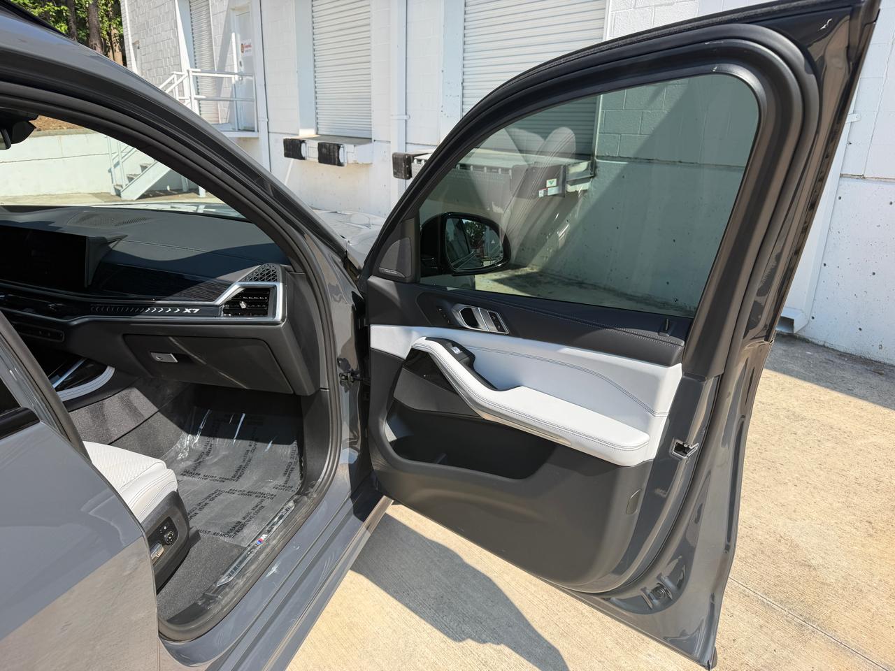 BMW X7 xDrive40i Sports Activity Vehicle 2025