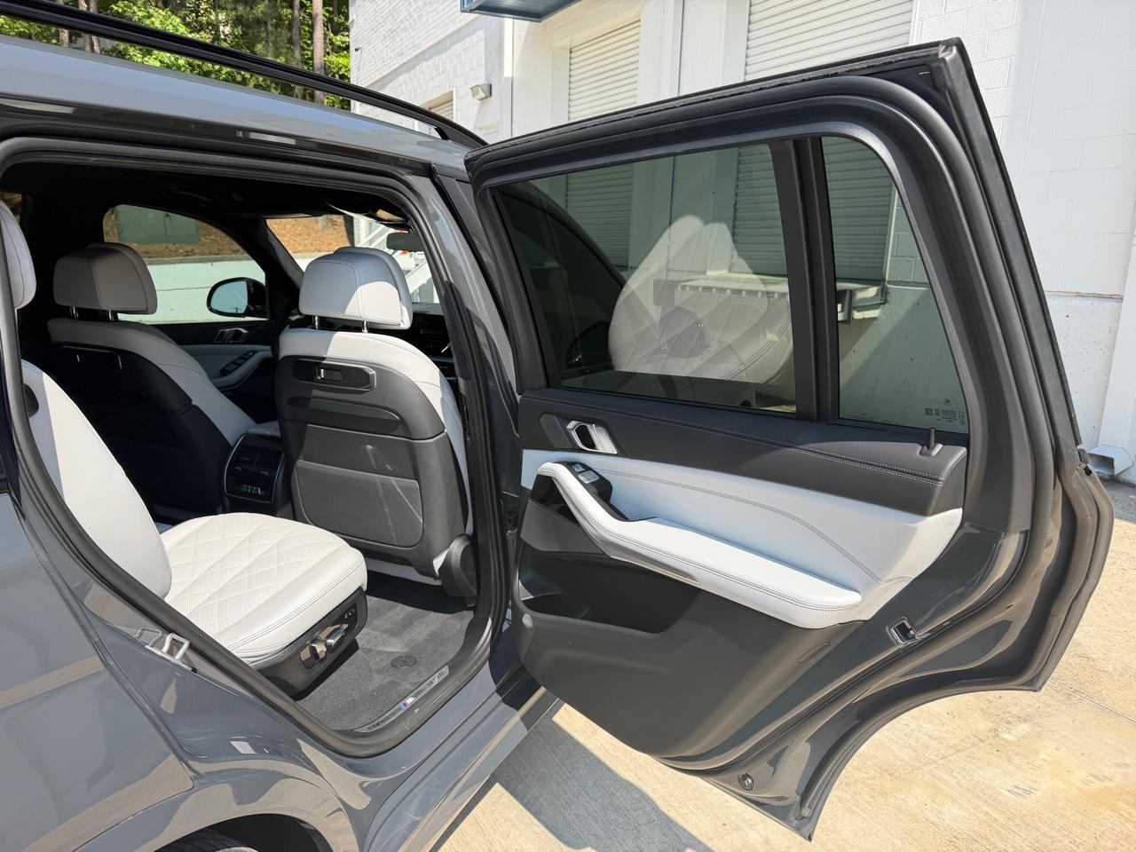 BMW X7 xDrive40i Sports Activity Vehicle 2025
