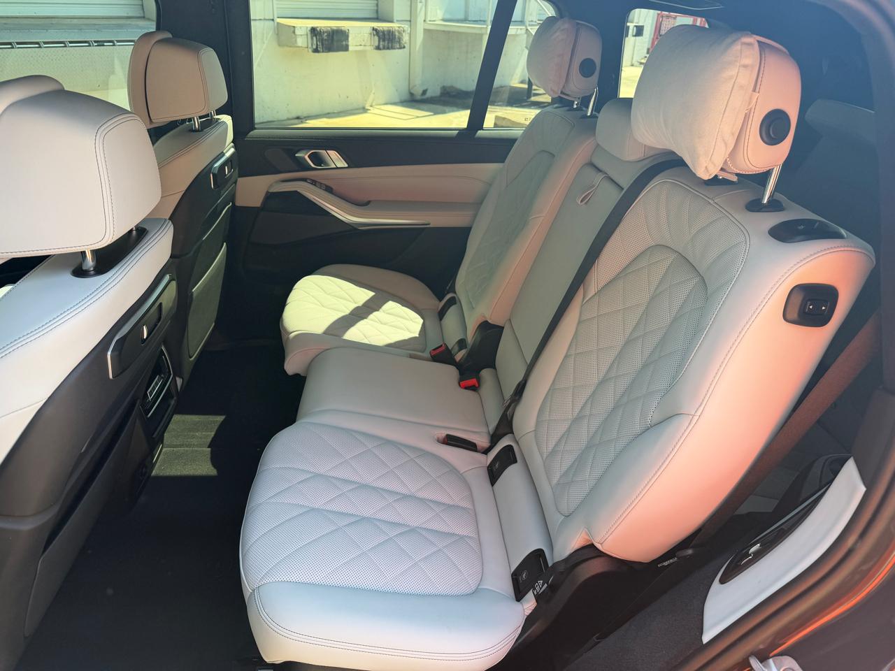 BMW X7 xDrive40i Sports Activity Vehicle 2025