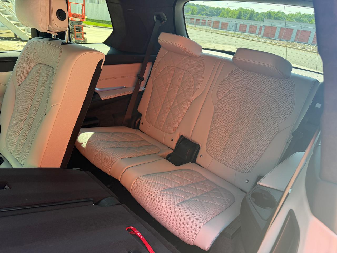 BMW X7 xDrive40i Sports Activity Vehicle 2025
