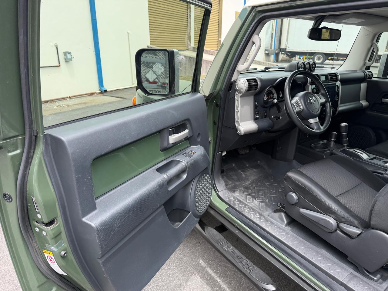 Toyota FJ Cruiser 4WD 4dr Man (Natl) 2014