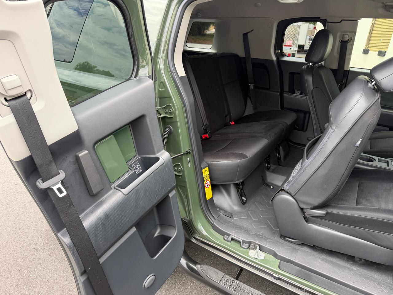 Toyota FJ Cruiser 4WD 4dr Man (Natl) 2014