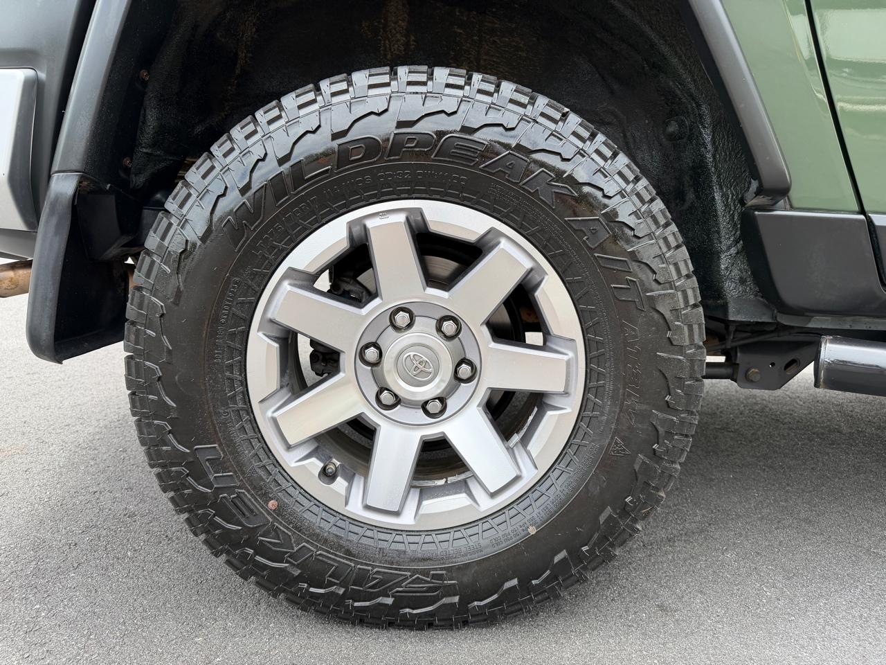 Toyota FJ Cruiser 4WD 4dr Man (Natl) 2014