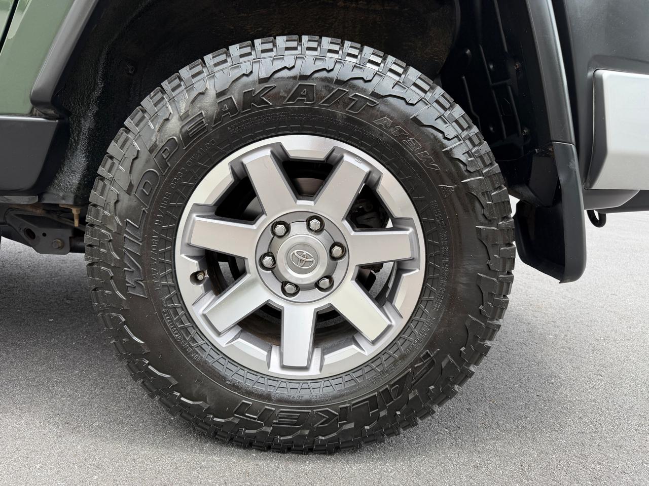 Toyota FJ Cruiser 4WD 4dr Man (Natl) 2014