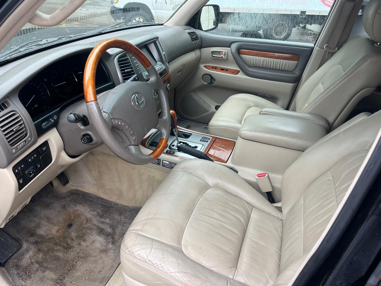 Lexus LX 470 4dr SUV 2006