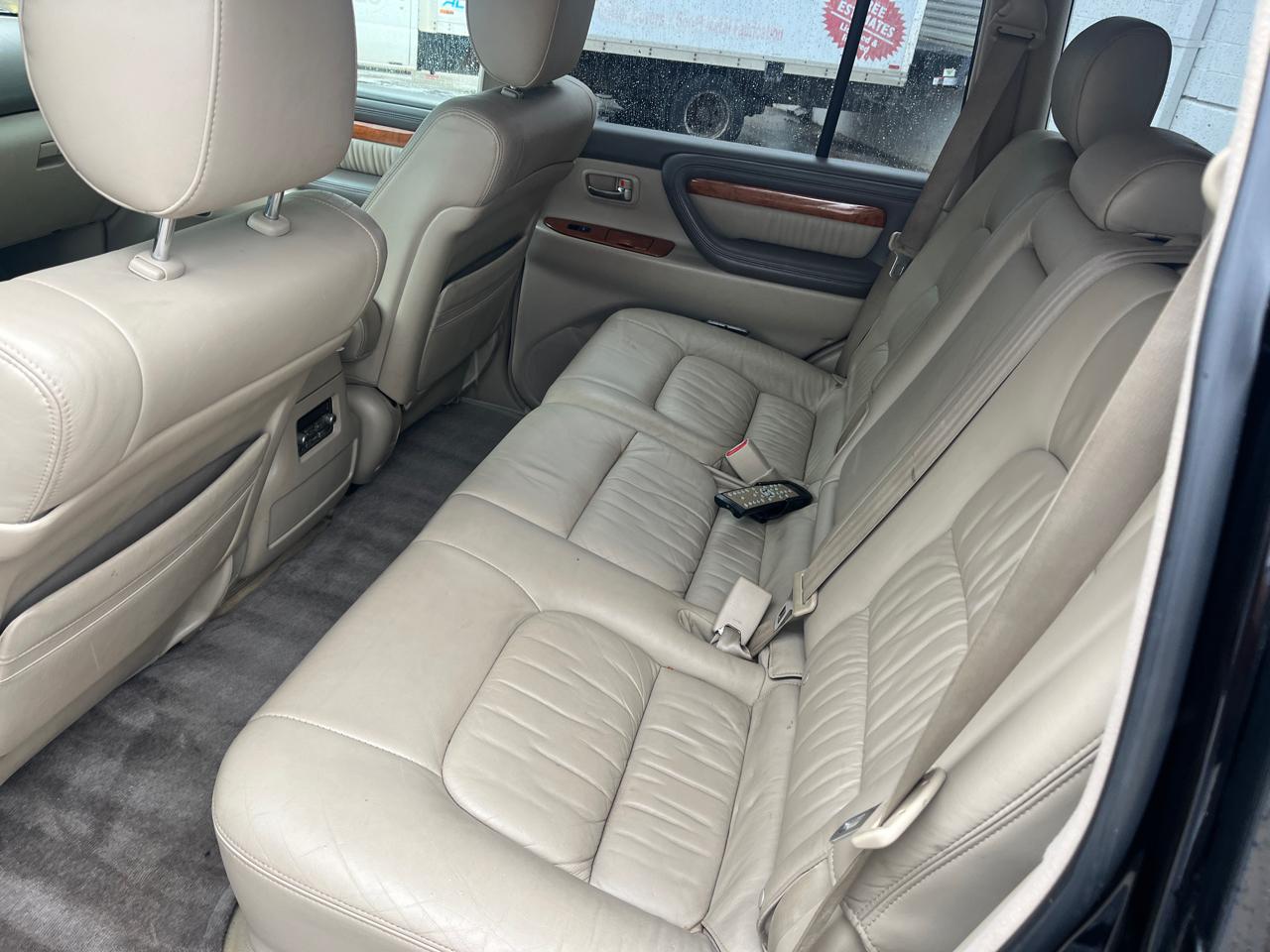 Lexus LX 470 4dr SUV 2006