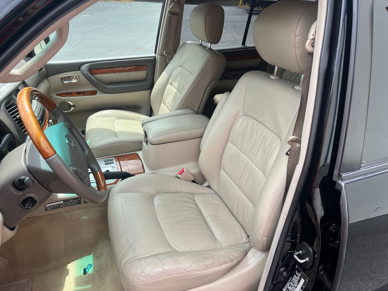 Lexus LX 470 4dr SUV 2006