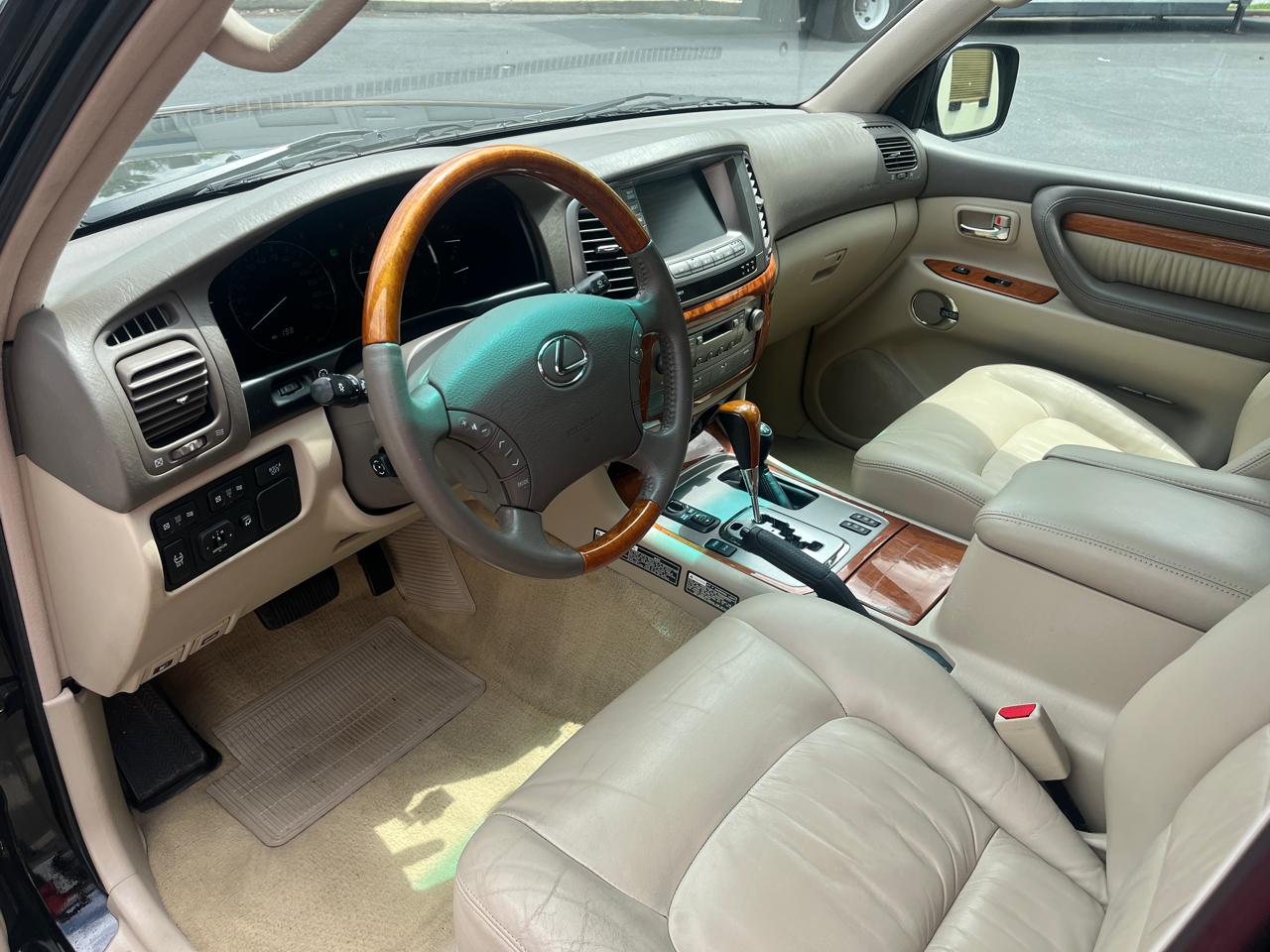 Lexus LX 470 4dr SUV 2006