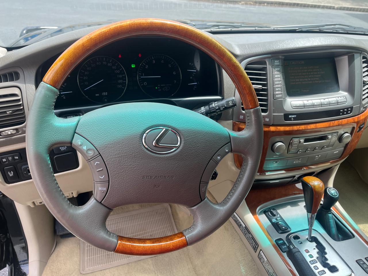Lexus LX 470 4dr SUV 2006