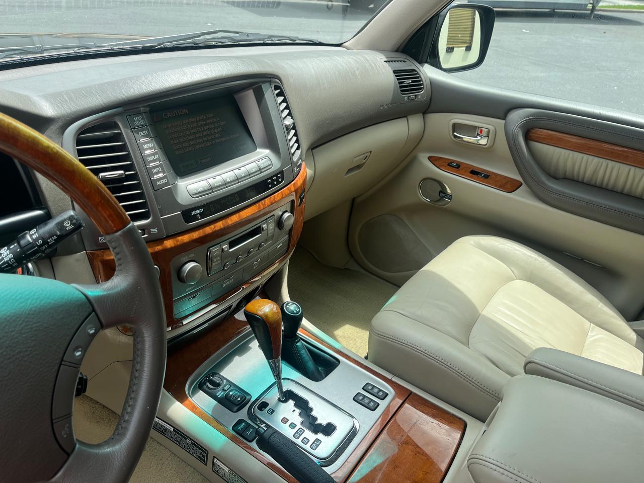 Lexus LX 470 4dr SUV 2006
