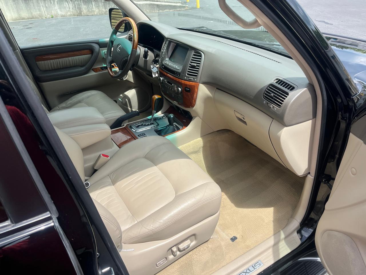 Lexus LX 470 4dr SUV 2006
