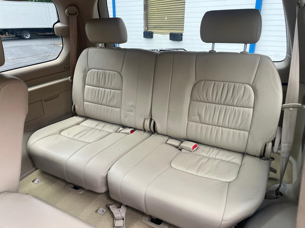 Lexus LX 470 4dr SUV 2006