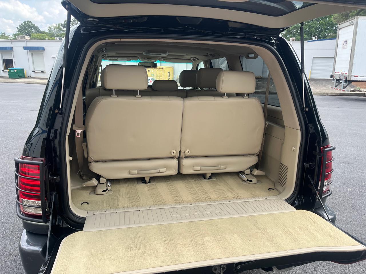 Lexus LX 470 4dr SUV 2006