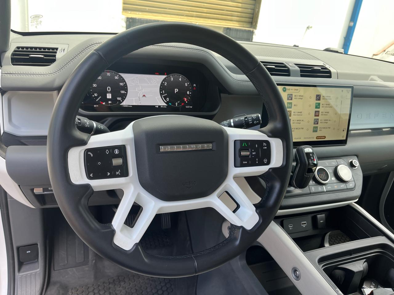 Land Rover Defender 130 P400 S 2024