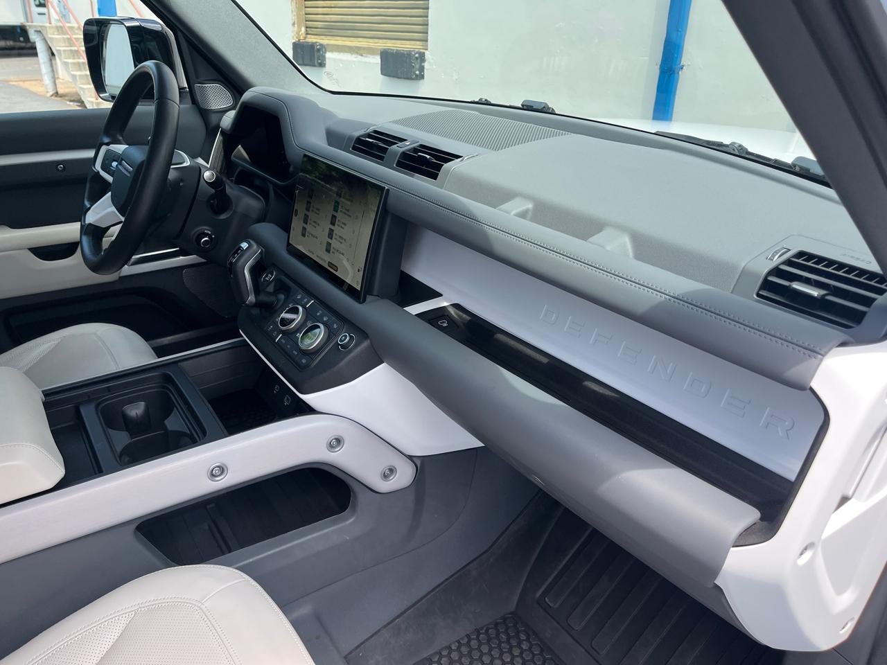 Land Rover Defender 130 P400 S 2024