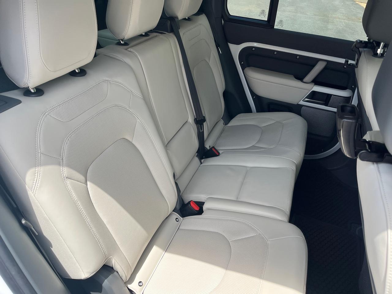 Land Rover Defender 130 P400 S 2024