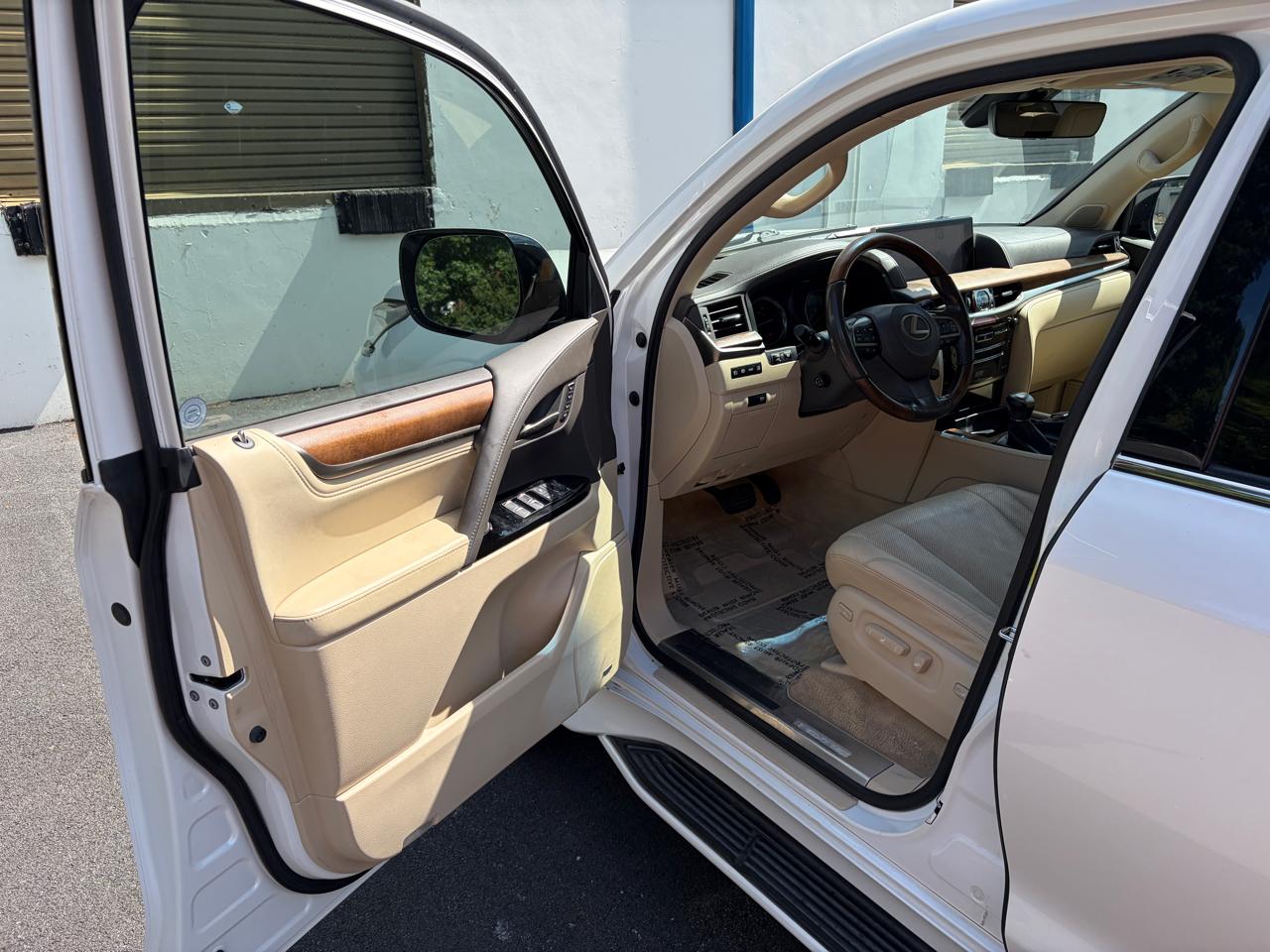 Lexus LX LX 570 4WD 2017
