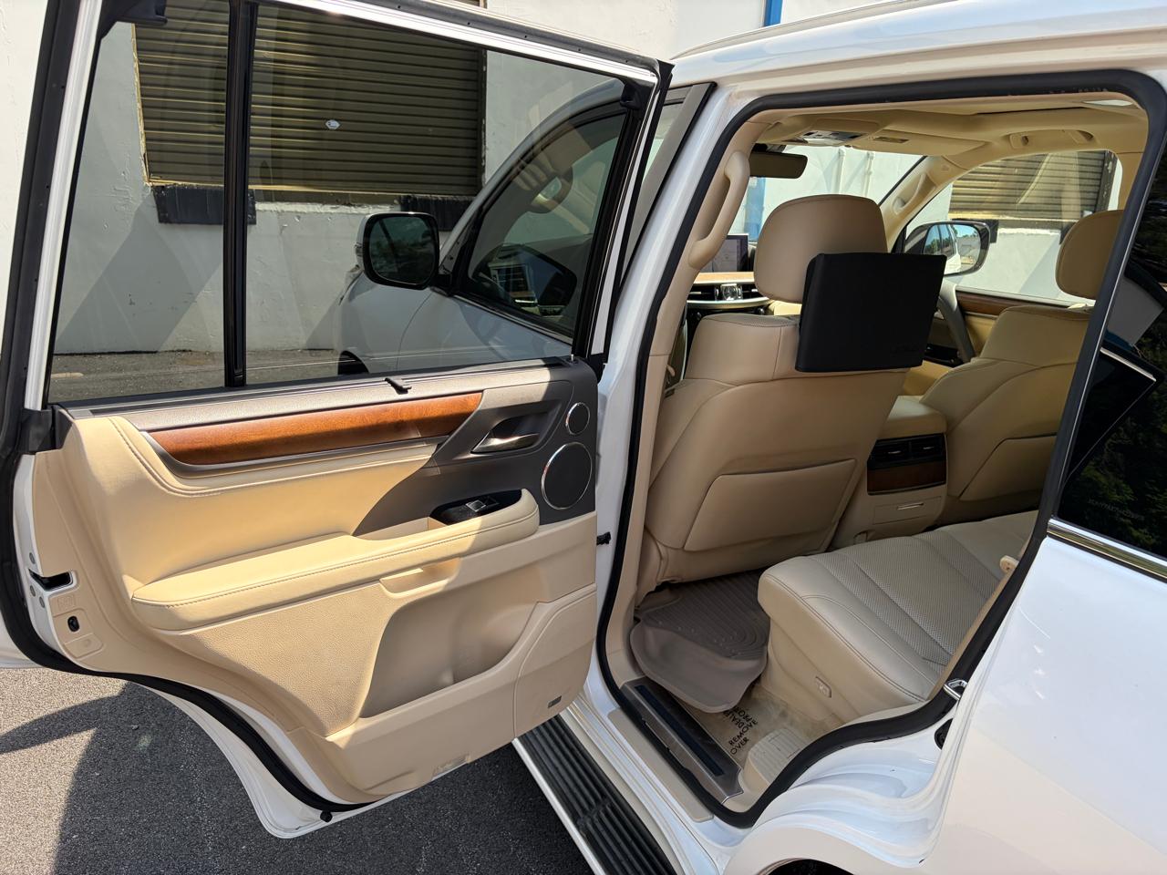 Lexus LX LX 570 4WD 2017