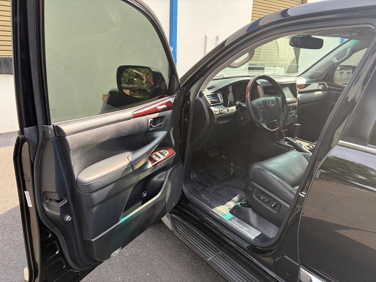 Lexus LX 570 4WD 4dr 2015