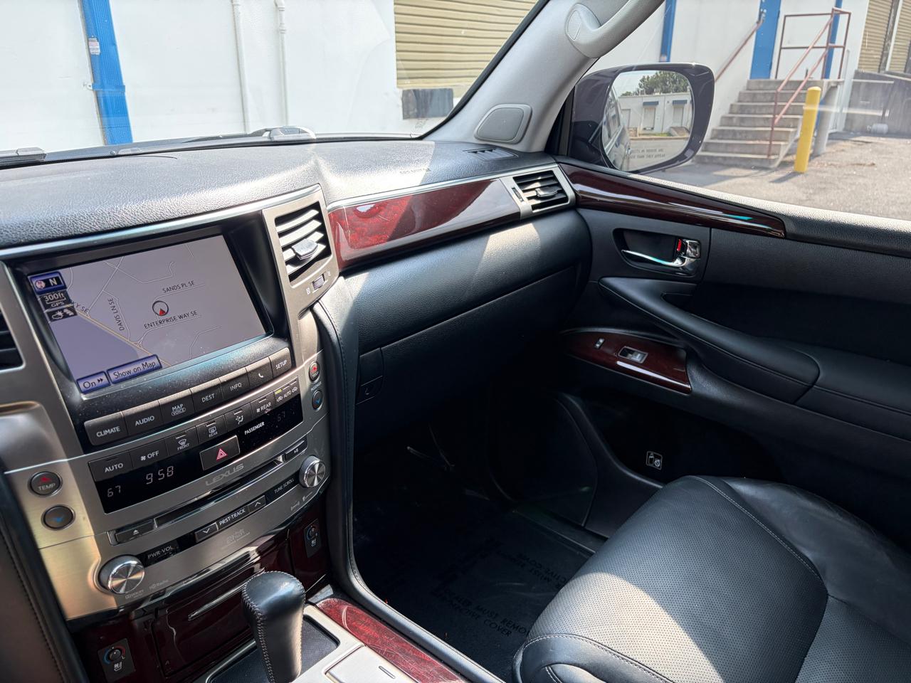 Lexus LX 570 4WD 4dr 2015
