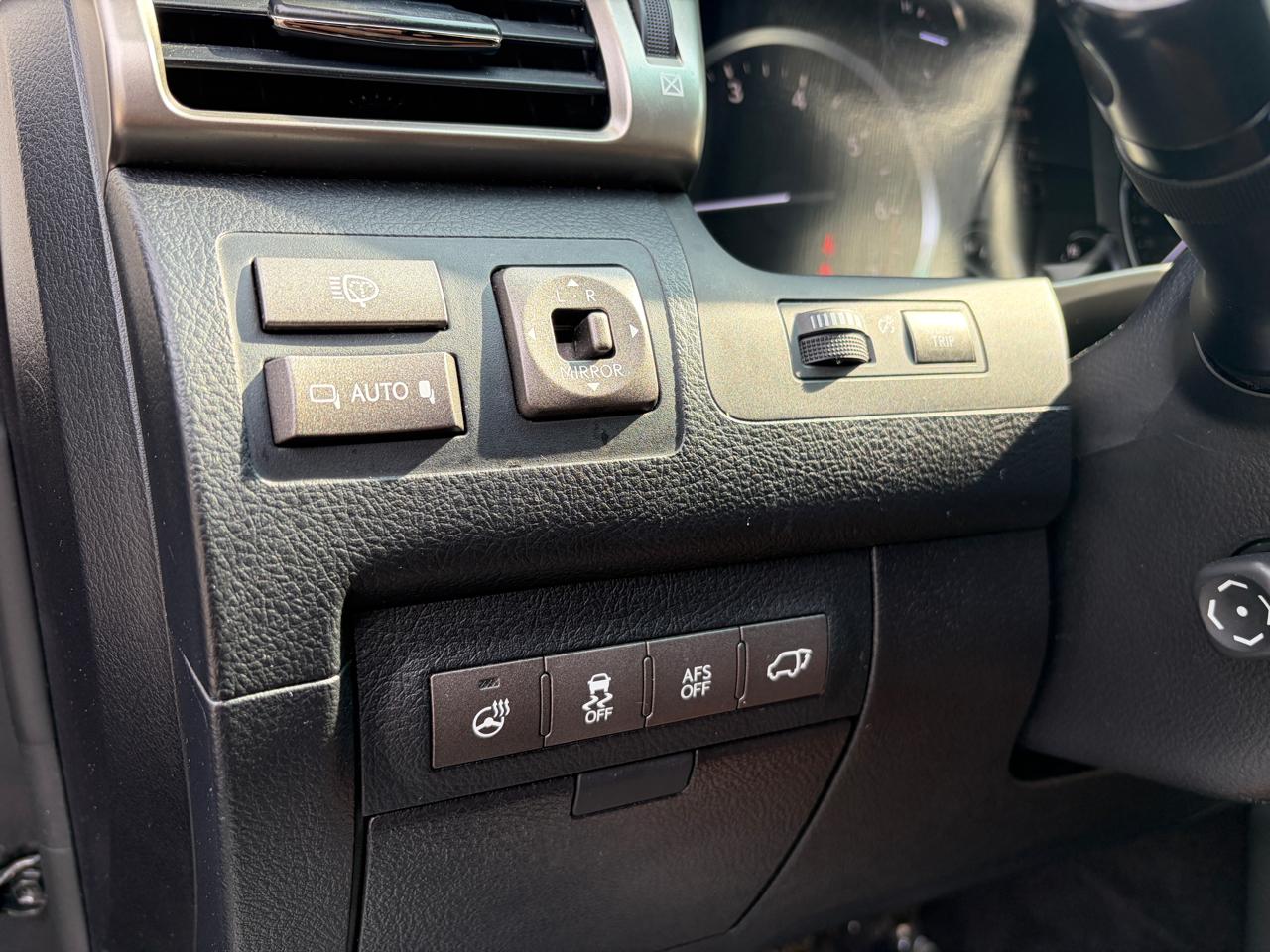Lexus LX 570 4WD 4dr 2015
