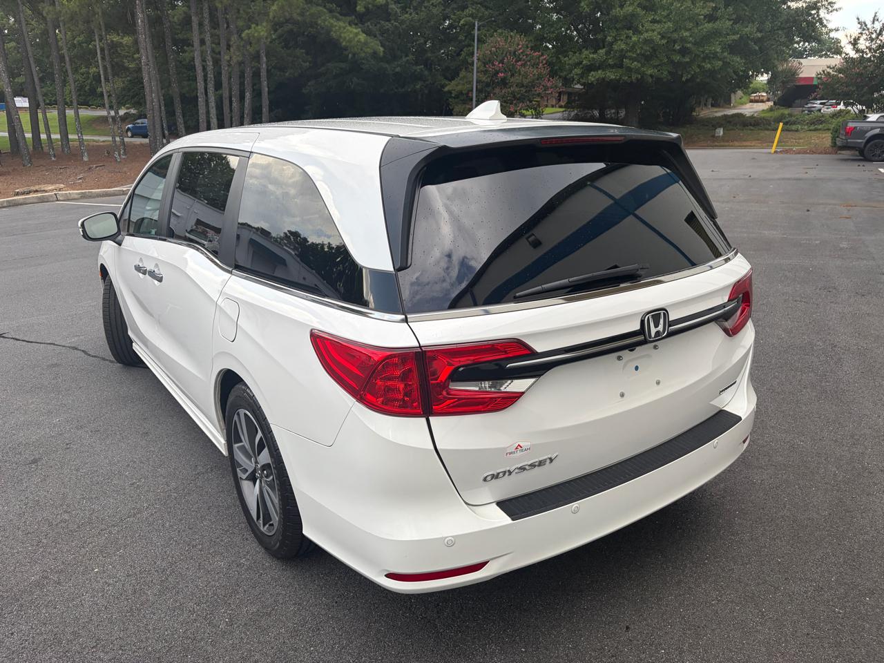 Honda Odyssey Touring Auto 2023