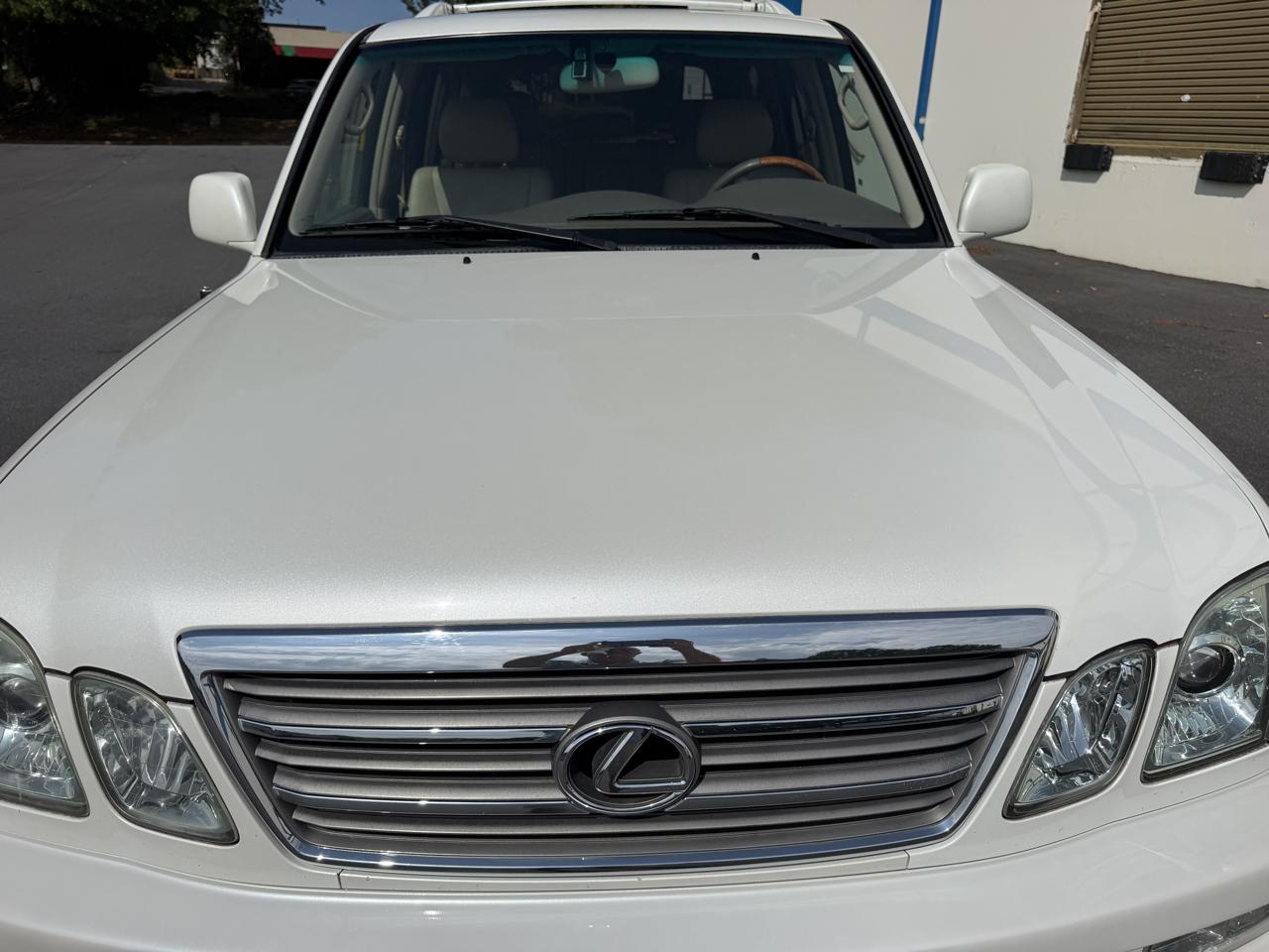 Lexus LX 470 4dr SUV 2004