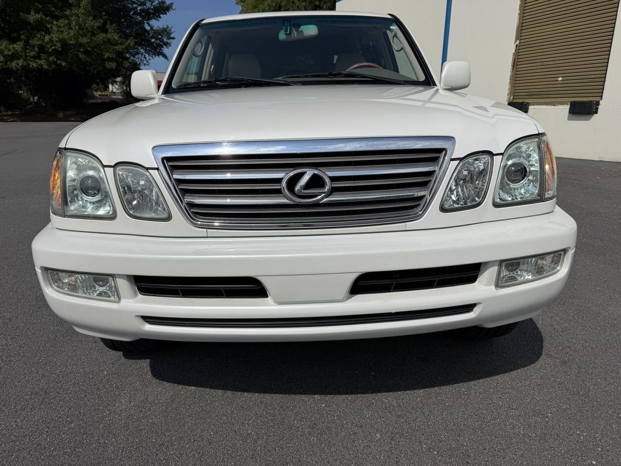 Lexus LX 470 4dr SUV 2004