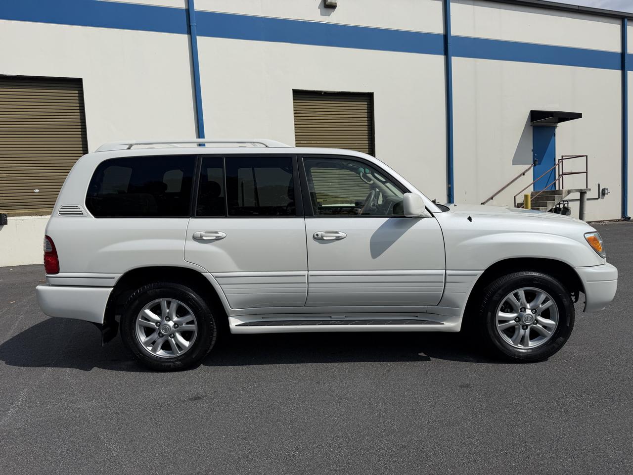 Lexus LX 470 4dr SUV 2004