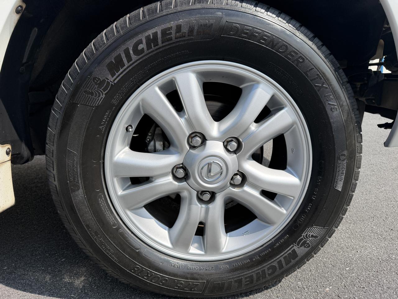 Lexus LX 470 4dr SUV 2004