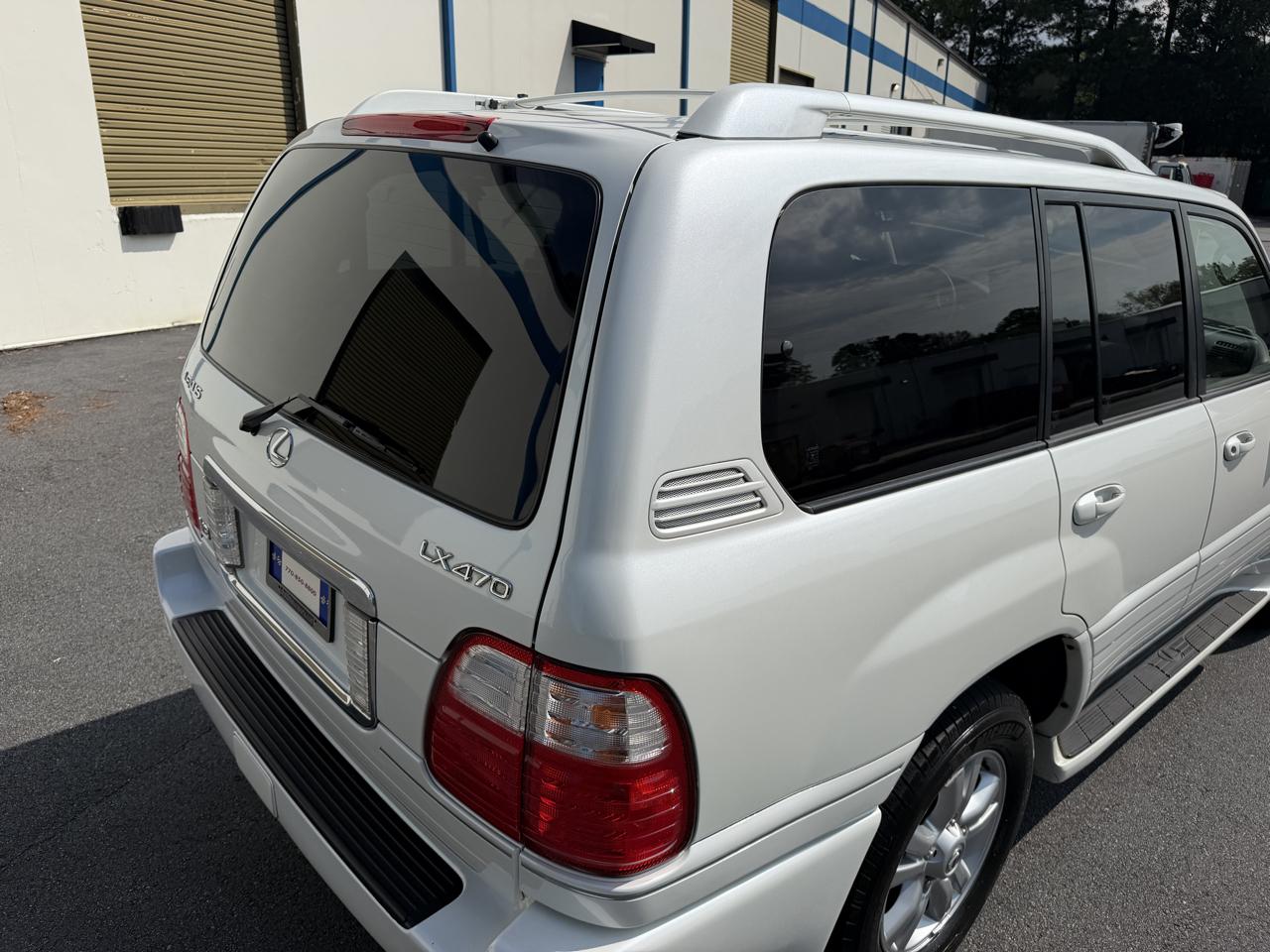 Lexus LX 470 4dr SUV 2004