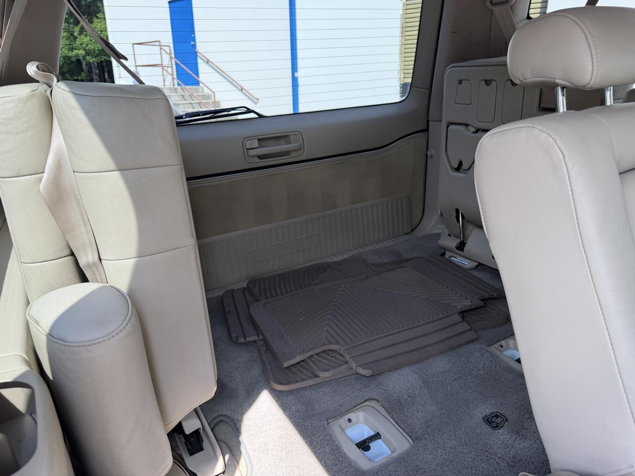 Lexus LX 470 4dr SUV 2004