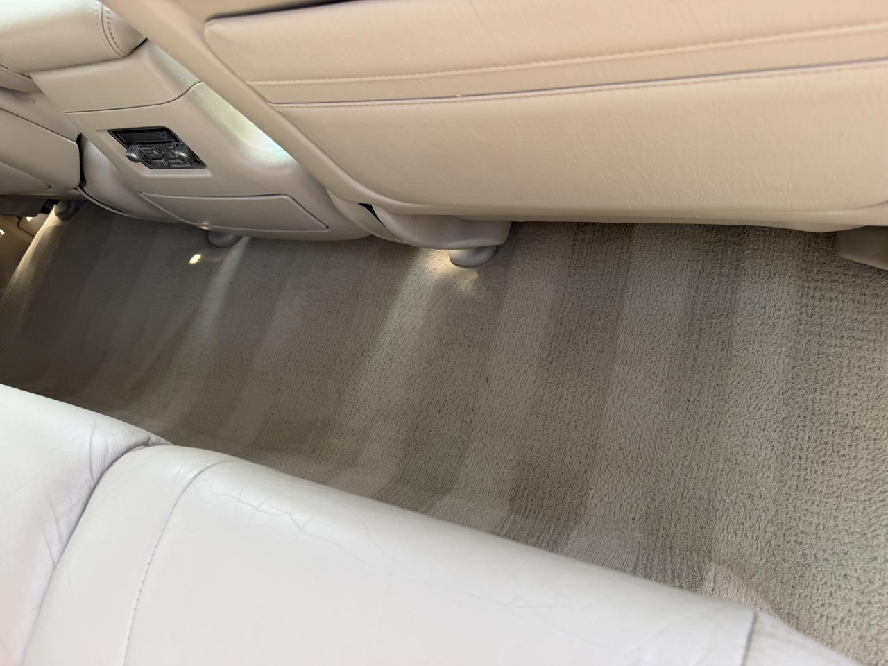 Lexus LX 470 4dr SUV 2004