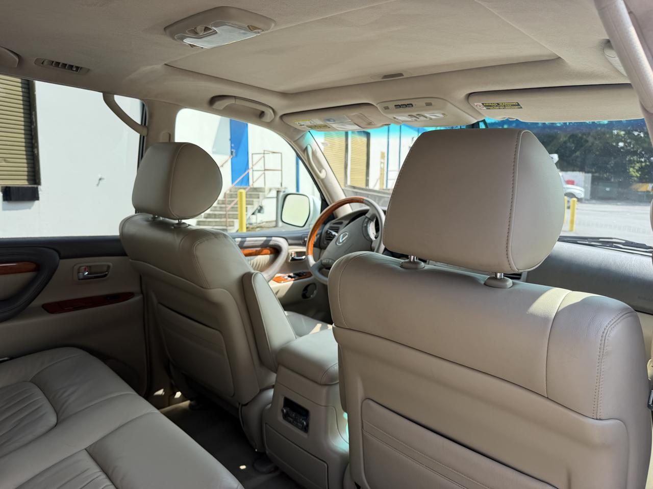 Lexus LX 470 4dr SUV 2004