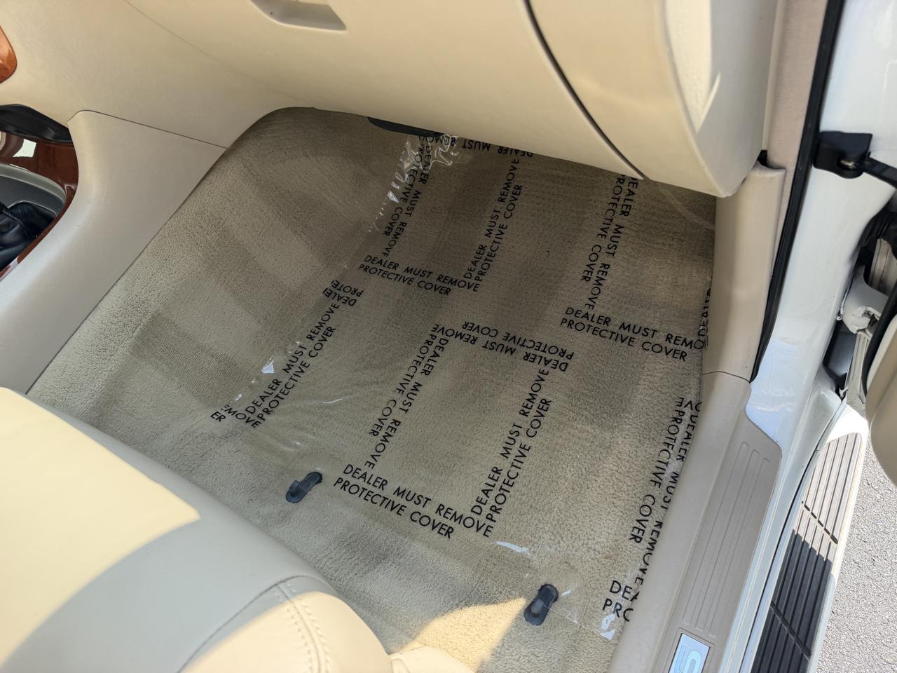 Lexus LX 470 4dr SUV 2004