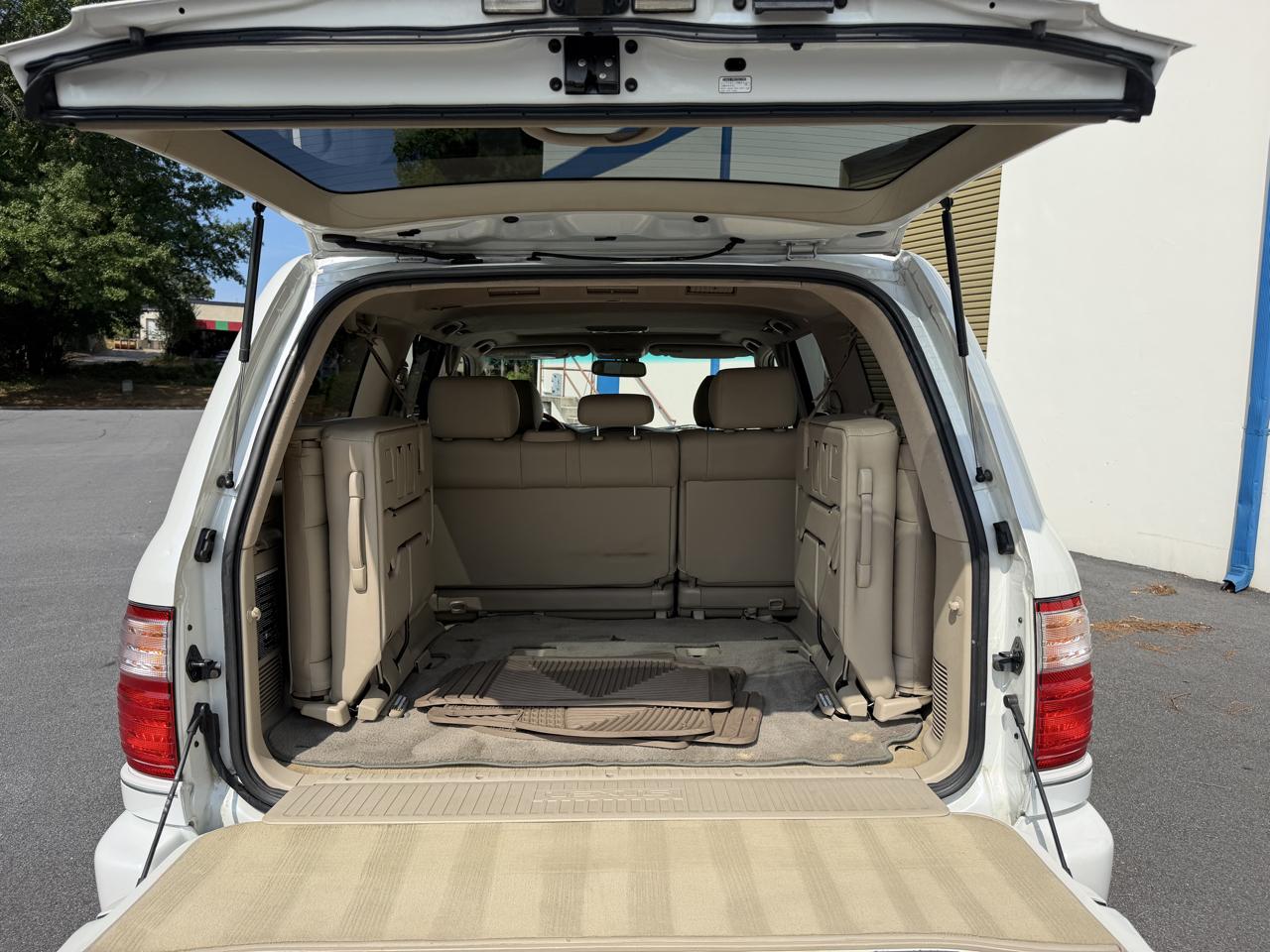 Lexus LX 470 4dr SUV 2004