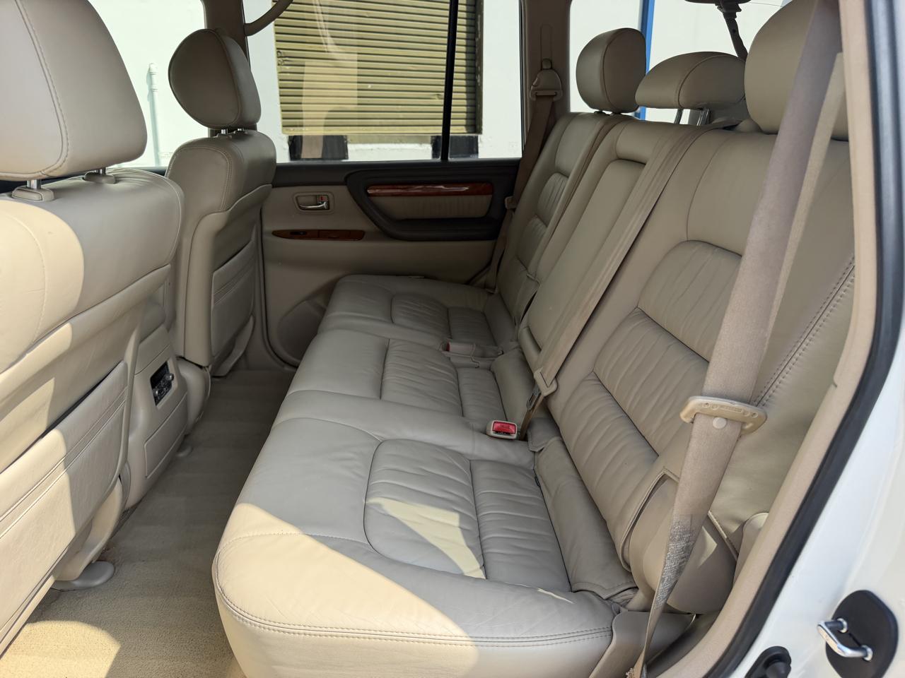 Lexus LX 470 4dr SUV 2004