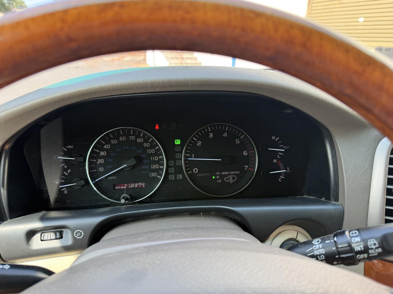 Lexus LX 470 4dr SUV 2004