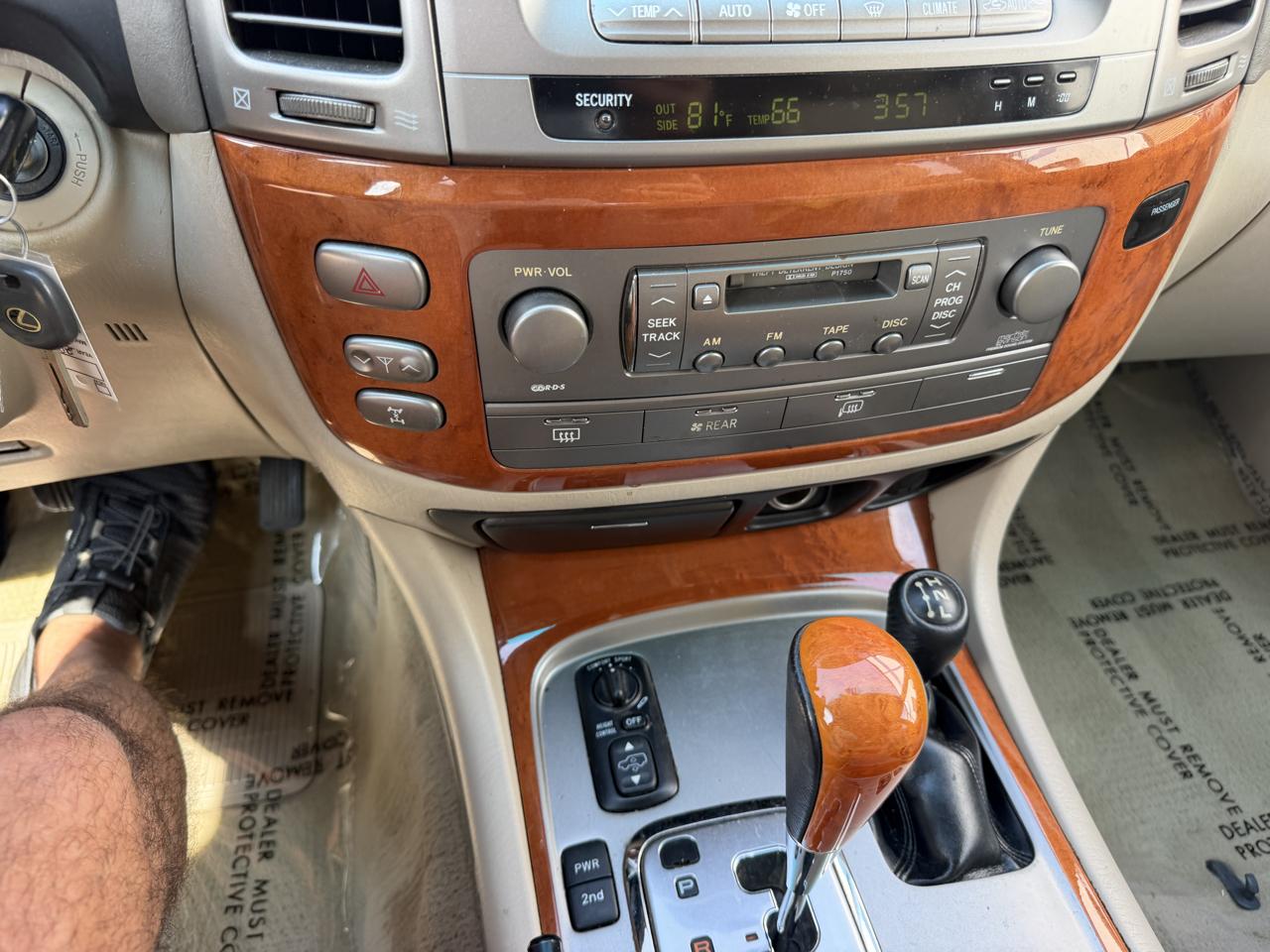 Lexus LX 470 4dr SUV 2004