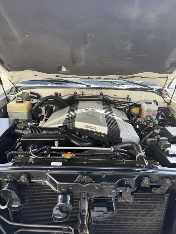 Lexus LX 470 4dr SUV 2004