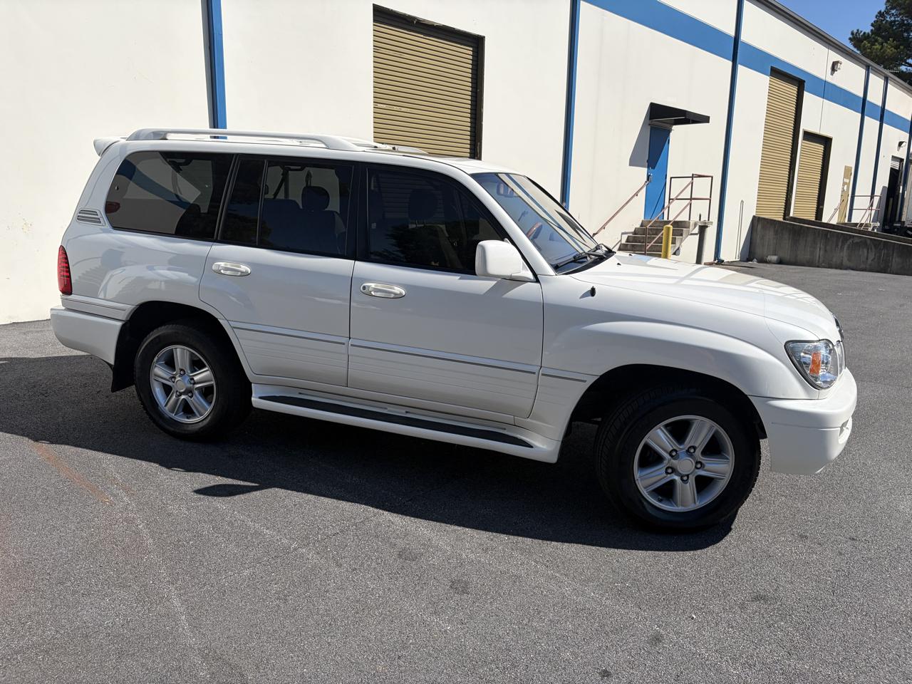 Lexus LX 470 4dr SUV 2006