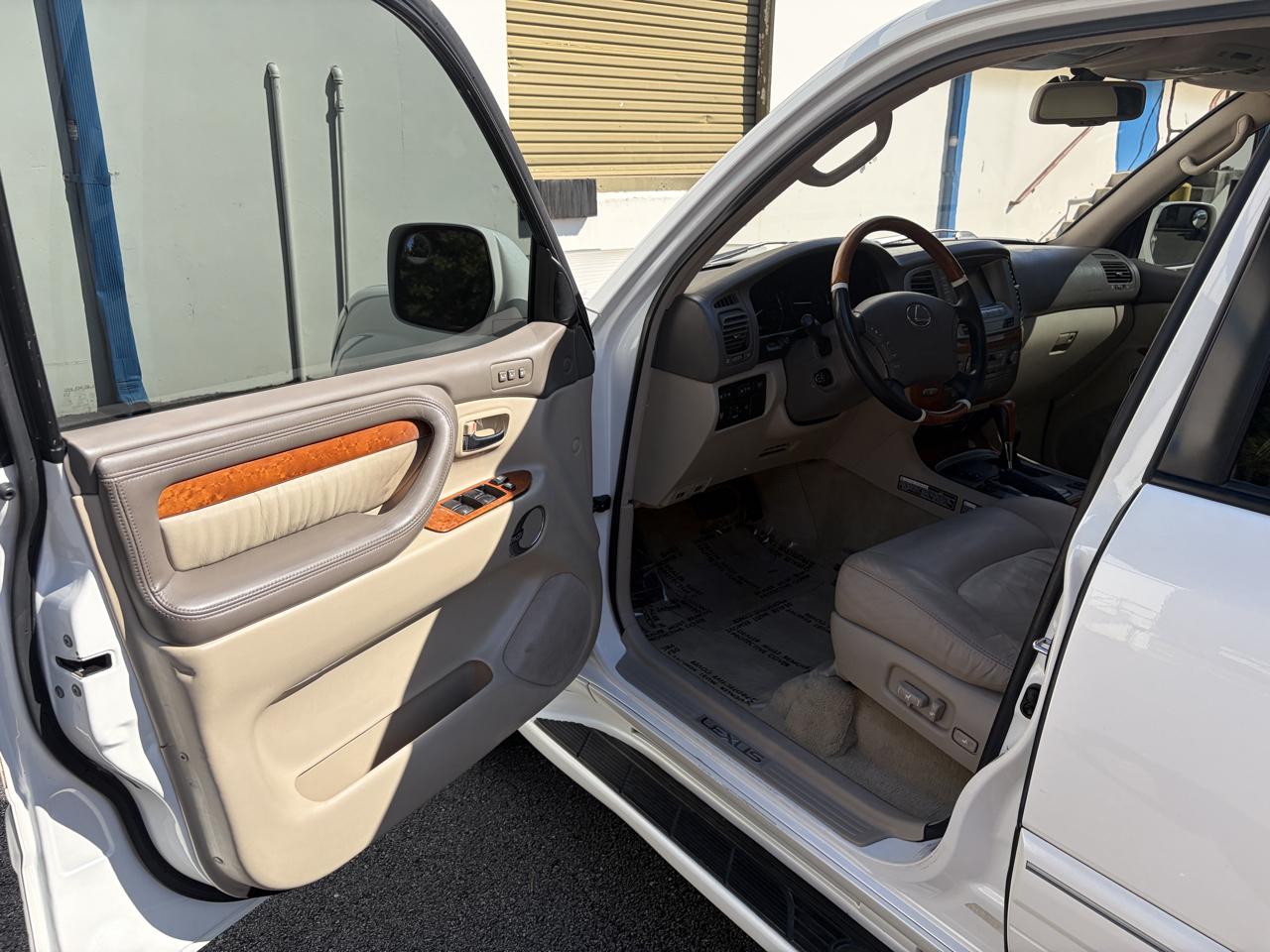 Lexus LX 470 4dr SUV 2006