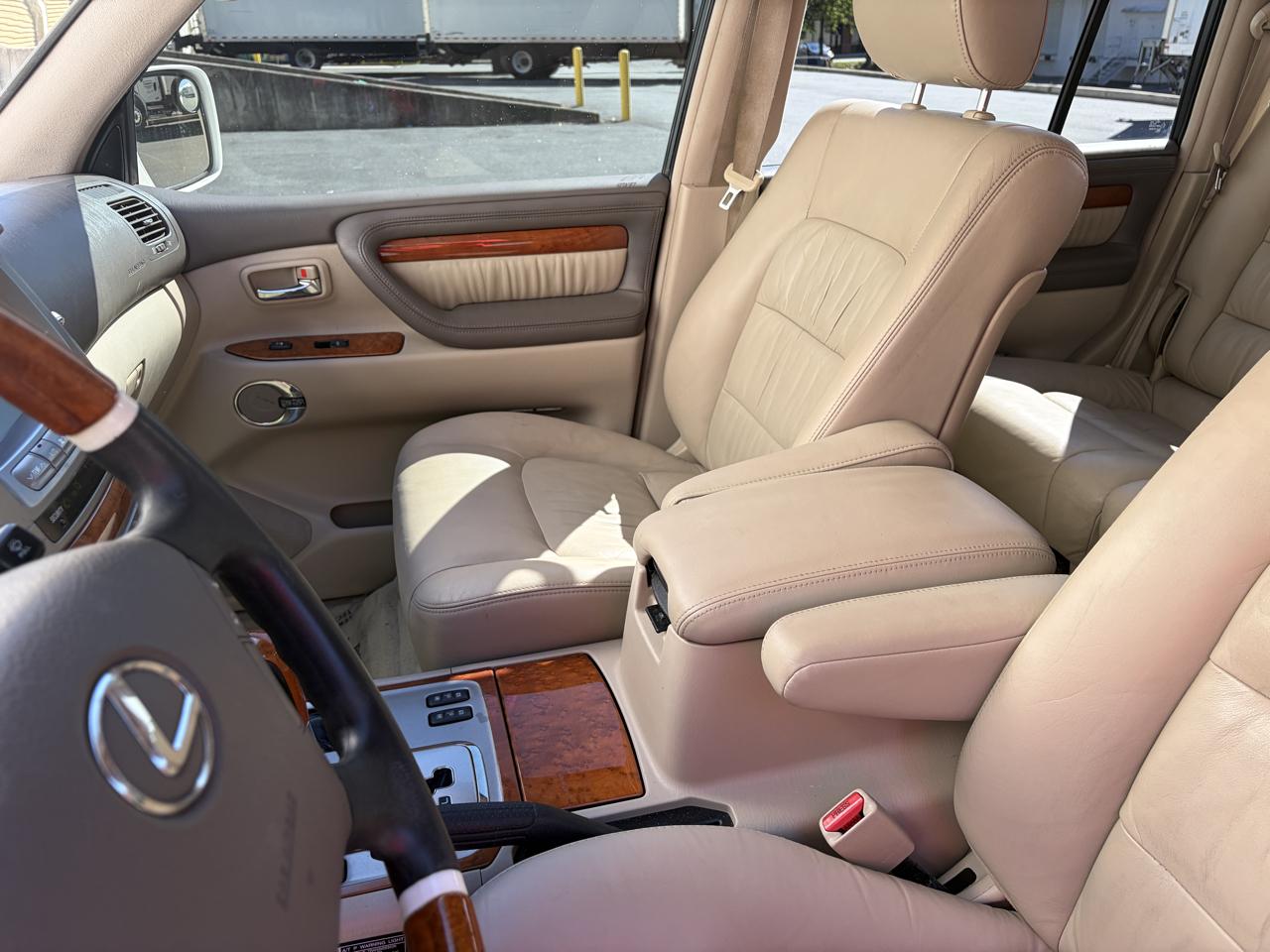 Lexus LX 470 4dr SUV 2006