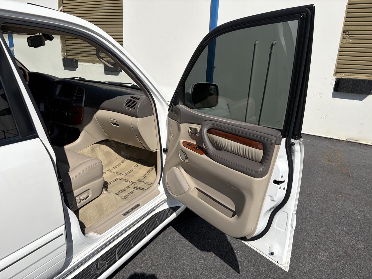 Lexus LX 470 4dr SUV 2006