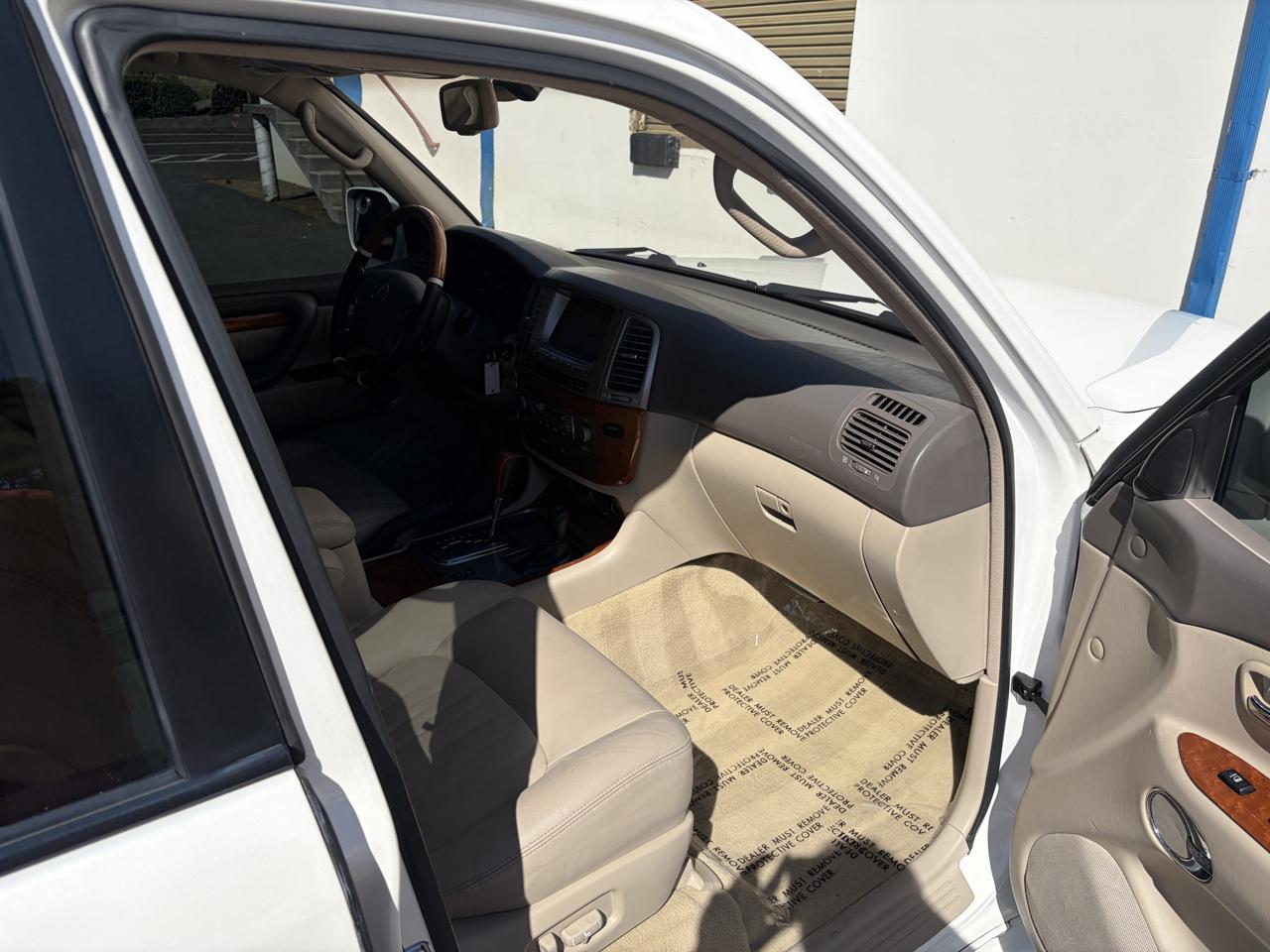 Lexus LX 470 4dr SUV 2006